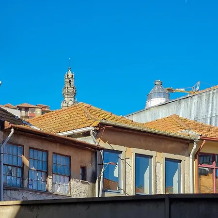Campismo de Luxo Loft With Balcony On City's Important Street